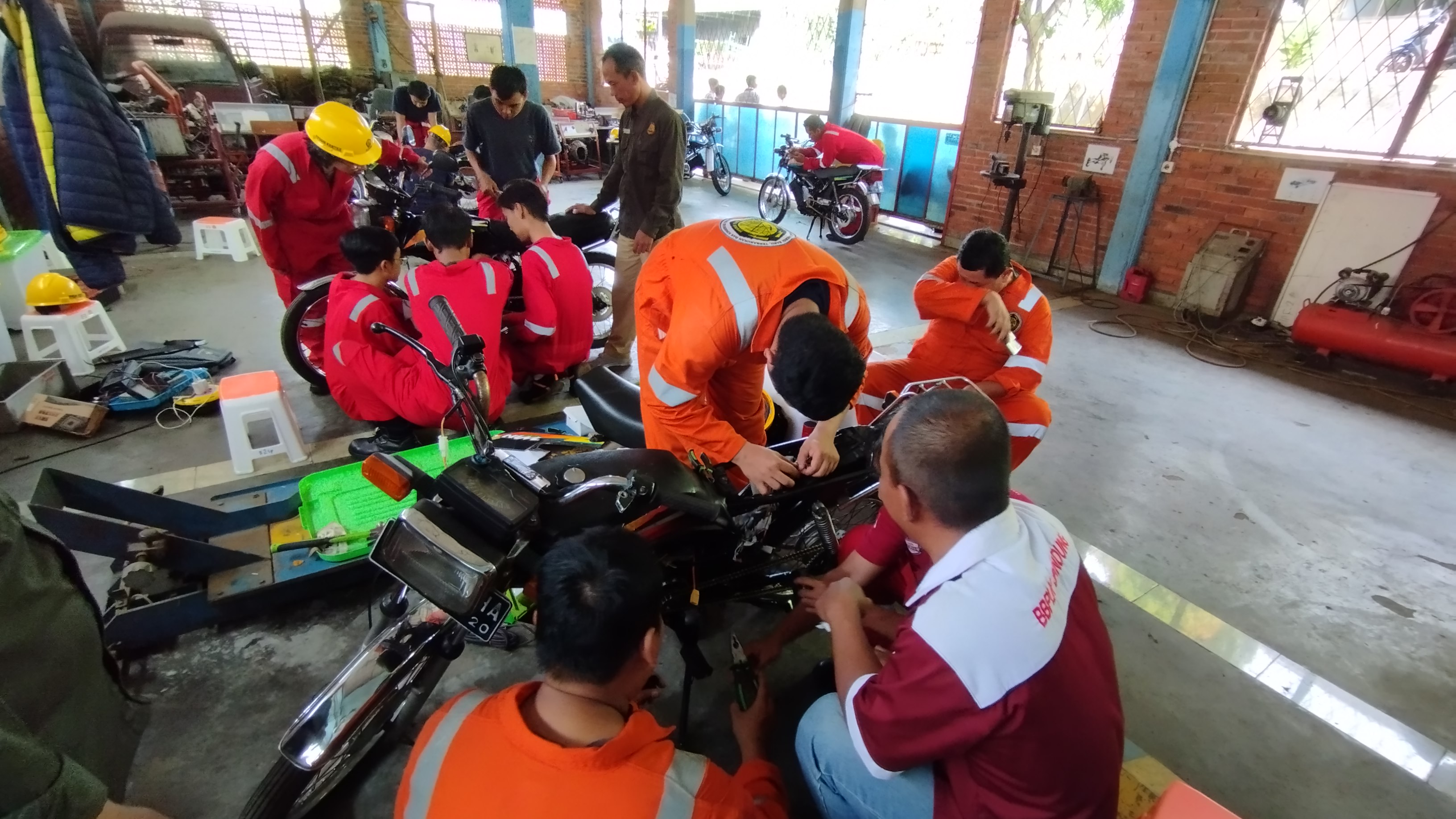 Sebanyak 25 Orang dari Provinsi Jawa Barat Ikuti Pelatihan Konversi Motor BBM ke Motor Listrik Gratis di PPSDM KEBTKE